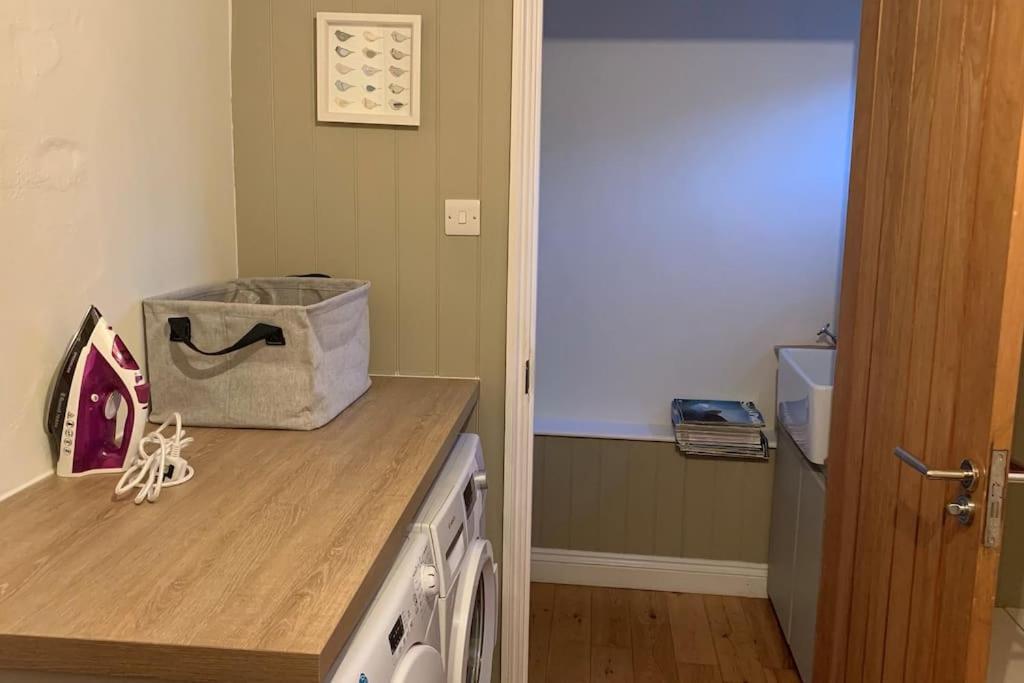 Folly Farm Cottage, Cosy, Secluded Near To St Ives (Cornwall)