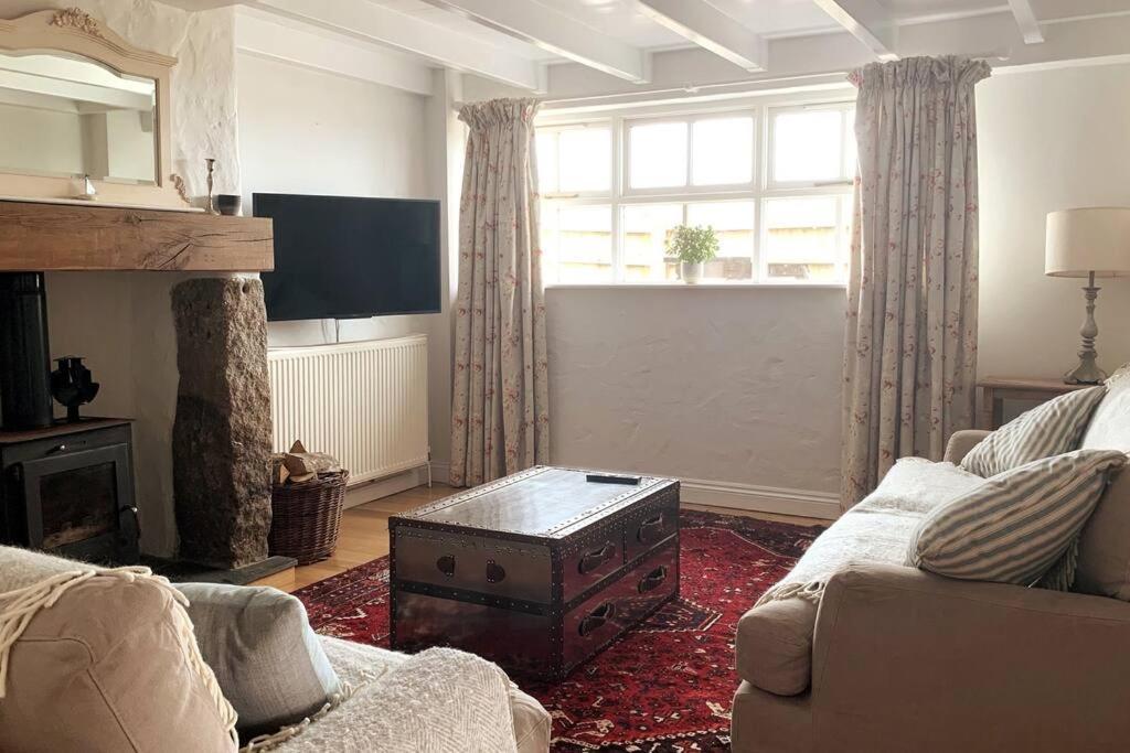 Folly Farm Cottage, Cosy, Secluded Near To St Ives (Cornwall)