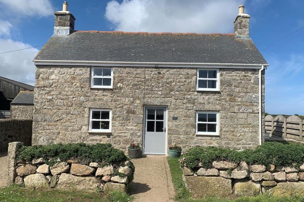 Folly Farm Cottage, Cosy, Secluded Near To *